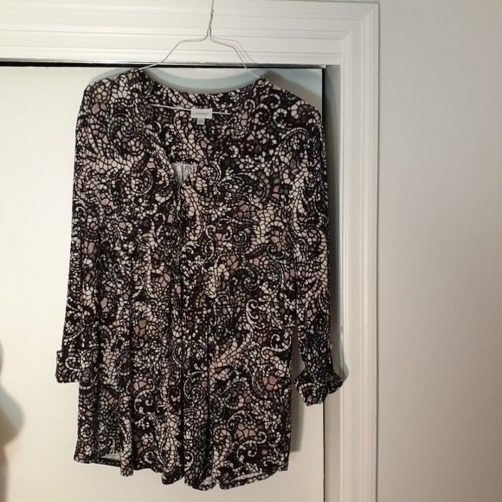 Avenue 22/24 black print top blouse. 2x 3x shirt XXXL